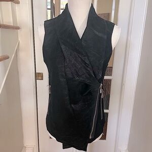 Fate black suede zipper vest. size L